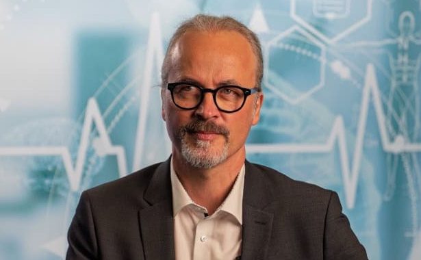 Dr. Dennis Rausch