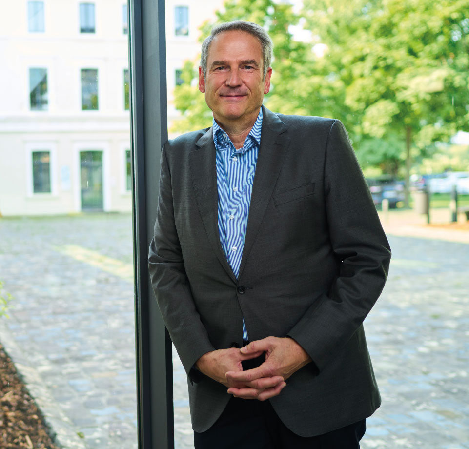 Dedalus HealthCare und Thieme vertiefen ihre Kooperation: Digitale OP-Aufklärung in ORBIS und KI-gestützter Wissenstransfer mit eRef AI Assistent.