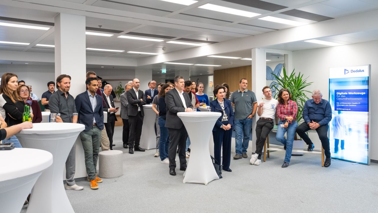 Dedalus HealthCare blickt auf fünf erfolgreiche Jahre in Österreich zurück. Seit der Gründung des Standorts Wien im Jahr 2020 hat sich das Unternehmen zu einem zentralen Partner für die Digitalisierung des heimischen Gesundheitswesens entwickelt.