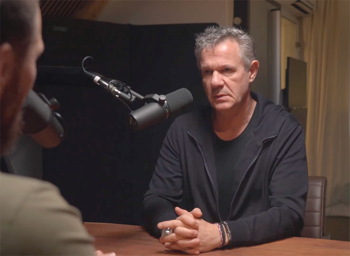 Podcast: Dr. Michael Dahlweid im Gespräch über klinisch getriebene Technologie Dr. Michael Dahlweid, Global Chief Product & Clinical Officer bei Dedalus, war zu Gast im Podcast „Talking HealthTech“. In der Episode mit dem Titel „Clinically-Driven Technology – Transforming Patient Care“ spricht er über die Bedeutung standardisierter, interoperabler Lösungen im Gesundheitswesen sowie über die Rolle von KI und Machine Learning bei der Verbesserung klinischer Abläufe und der Patientenversorgung.