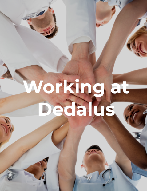Fondo de equipo juntando las manos con título "Working at Dedalus"